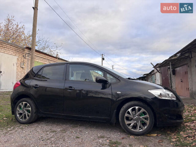 Чорний Тойота Ауріс, об'ємом двигуна 1.6 л та пробігом 114 тис. км за 7300 $, фото 2 на Automoto.ua