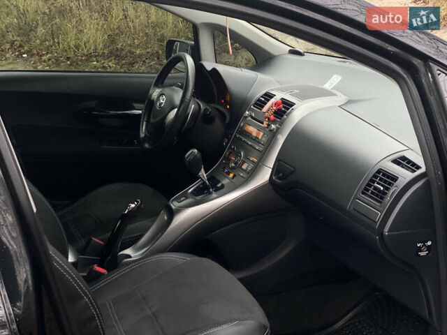 Черный Тойота Аурис, объемом двигателя 1.6 л и пробегом 218 тыс. км за 7000 $, фото 16 на Automoto.ua