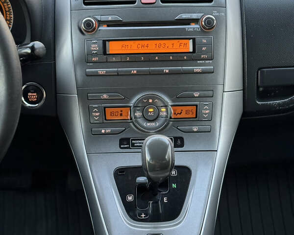 Черный Тойота Аурис, объемом двигателя 1.6 л и пробегом 113 тыс. км за 7400 $, фото 17 на Automoto.ua