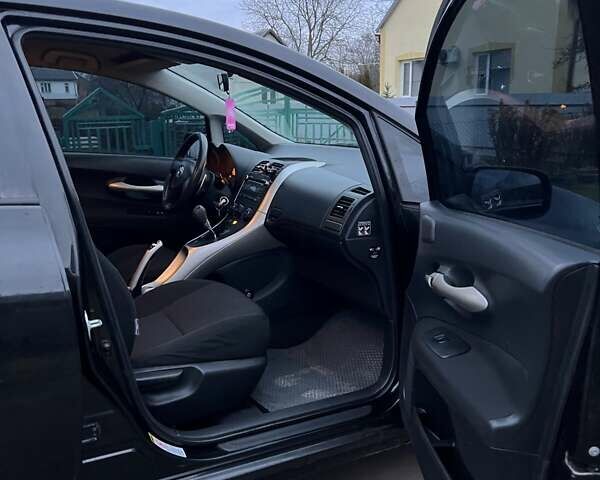 Чорний Тойота Ауріс, об'ємом двигуна 1.6 л та пробігом 166 тис. км за 6200 $, фото 14 на Automoto.ua