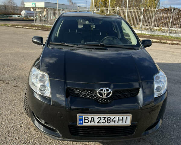 Чорний Тойота Ауріс, об'ємом двигуна 1.6 л та пробігом 115 тис. км за 7800 $, фото 1 на Automoto.ua