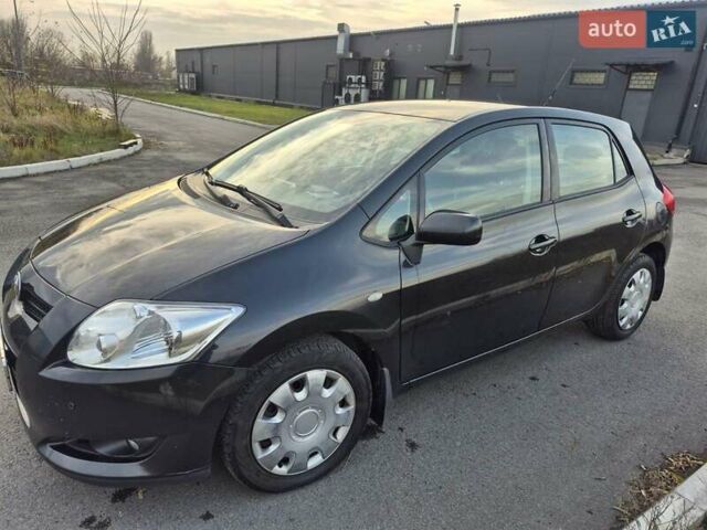 Черный Тойота Аурис, объемом двигателя 1.6 л и пробегом 134 тыс. км за 6900 $, фото 10 на Automoto.ua