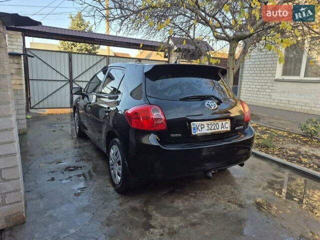 Черный Тойота Аурис, объемом двигателя 1.6 л и пробегом 145 тыс. км за 6699 $, фото 3 на Automoto.ua