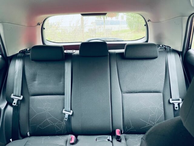 Чорний Тойота Ауріс, об'ємом двигуна 1.4 л та пробігом 3 тис. км за 6300 $, фото 13 на Automoto.ua