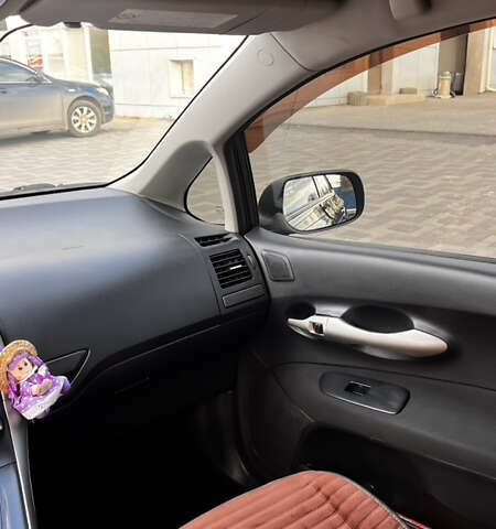 Черный Тойота Аурис, объемом двигателя 1.6 л и пробегом 180 тыс. км за 6600 $, фото 6 на Automoto.ua