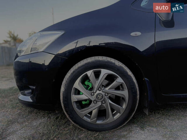 Черный Тойота Аурис, объемом двигателя 1.6 л и пробегом 114 тыс. км за 7800 $, фото 8 на Automoto.ua