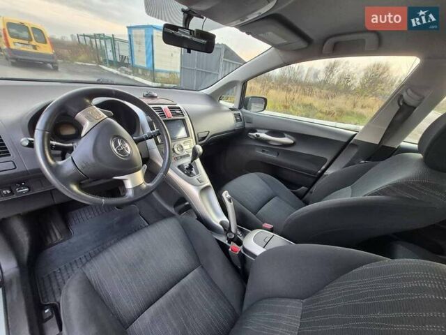 Черный Тойота Аурис, объемом двигателя 1.6 л и пробегом 134 тыс. км за 6900 $, фото 37 на Automoto.ua