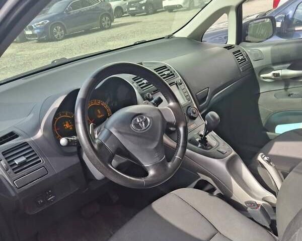 Черный Тойота Аурис, объемом двигателя 1.6 л и пробегом 164 тыс. км за 6500 $, фото 3 на Automoto.ua