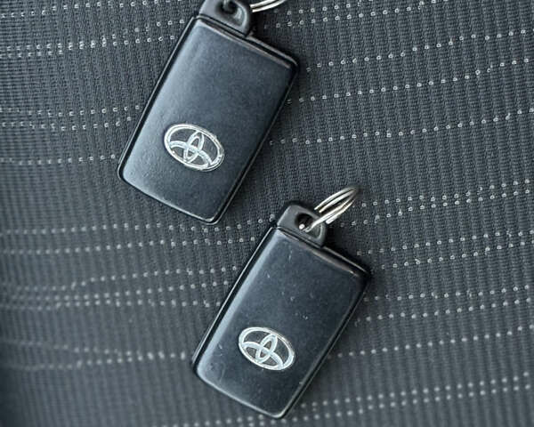 Черный Тойота Аурис, объемом двигателя 1.6 л и пробегом 113 тыс. км за 7400 $, фото 31 на Automoto.ua