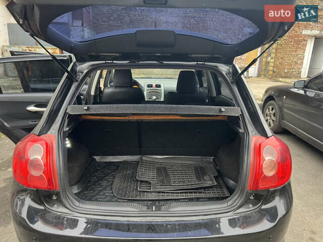 Черный Тойота Аурис, объемом двигателя 1.8 л и пробегом 234 тыс. км за 6100 $, фото 4 на Automoto.ua