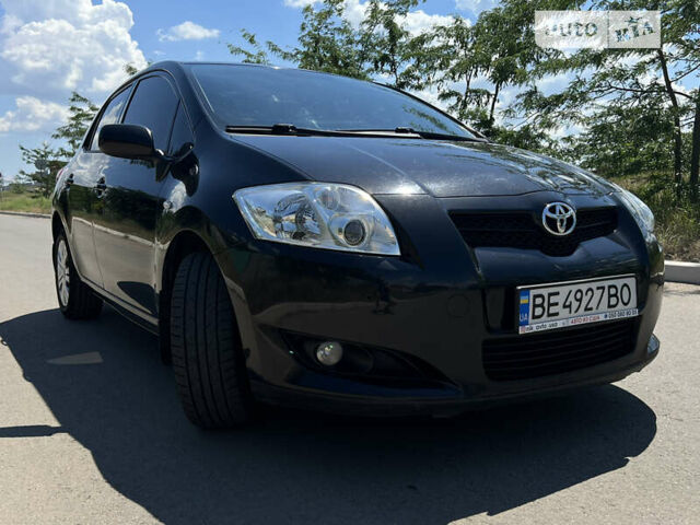 Чорний Тойота Ауріс, об'ємом двигуна 1.6 л та пробігом 205 тис. км за 5999 $, фото 5 на Automoto.ua