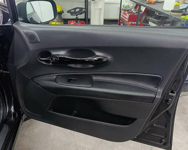 Чорний Тойота Ауріс, об'ємом двигуна 1.6 л та пробігом 187 тис. км за 6200 $, фото 24 на Automoto.ua