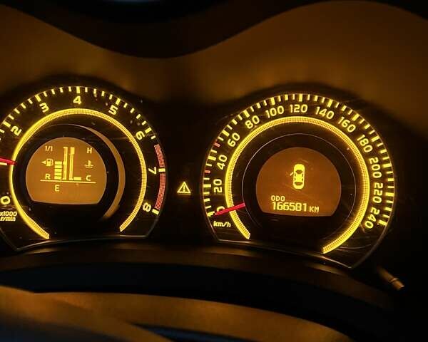 Чорний Тойота Ауріс, об'ємом двигуна 1.6 л та пробігом 166 тис. км за 6200 $, фото 10 на Automoto.ua