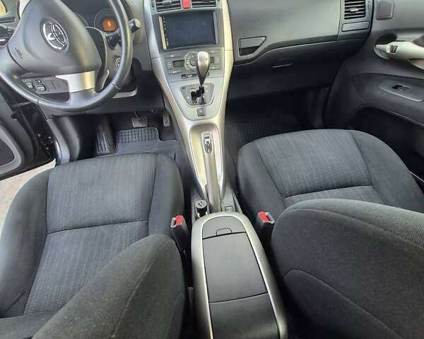 Черный Тойота Аурис, объемом двигателя 1.6 л и пробегом 134 тыс. км за 6900 $, фото 35 на Automoto.ua