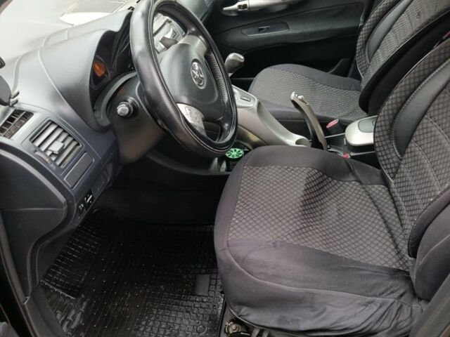 Черный Тойота Аурис, объемом двигателя 0 л и пробегом 155 тыс. км за 6700 $, фото 4 на Automoto.ua