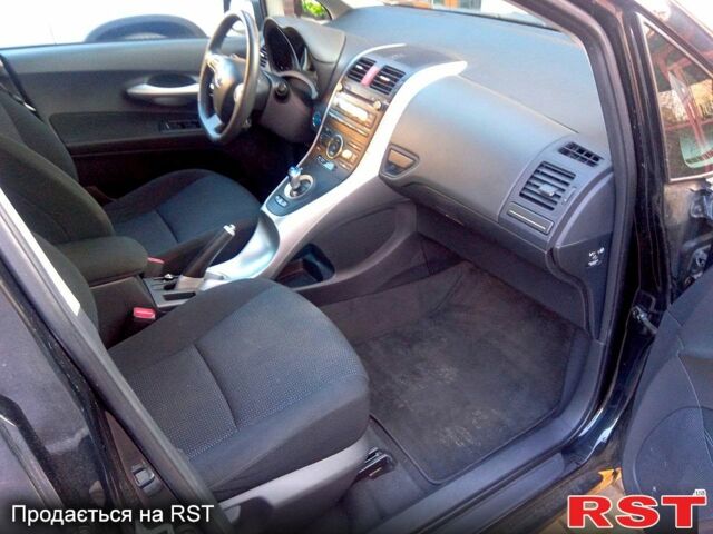 Черный Тойота Аурис, объемом двигателя 1.8 л и пробегом 245 тыс. км за 11200 $, фото 11 на Automoto.ua