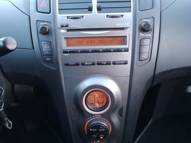 Черный Тойота Аурис, объемом двигателя 1.3 л и пробегом 162 тыс. км за 6500 $, фото 11 на Automoto.ua