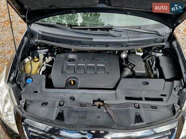 Чорний Тойота Ауріс, об'ємом двигуна 1.6 л та пробігом 201 тис. км за 10500 $, фото 33 на Automoto.ua