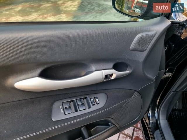 Черный Тойота Аурис, объемом двигателя 1.6 л и пробегом 142 тыс. км за 10200 $, фото 32 на Automoto.ua
