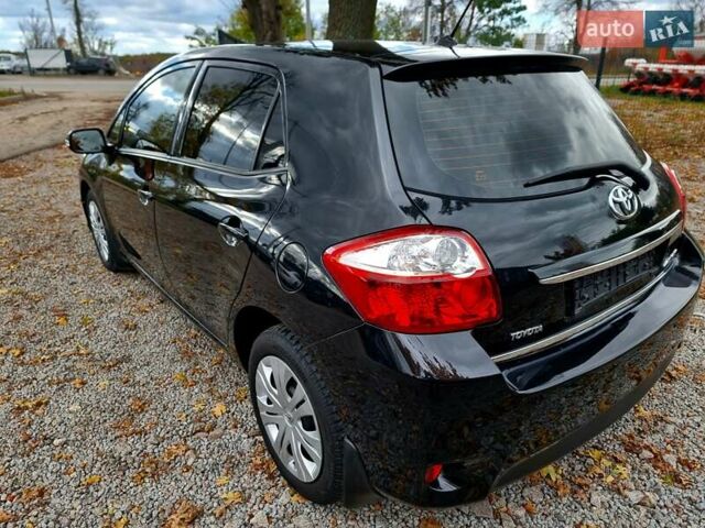 Чорний Тойота Ауріс, об'ємом двигуна 1.6 л та пробігом 201 тис. км за 10500 $, фото 13 на Automoto.ua