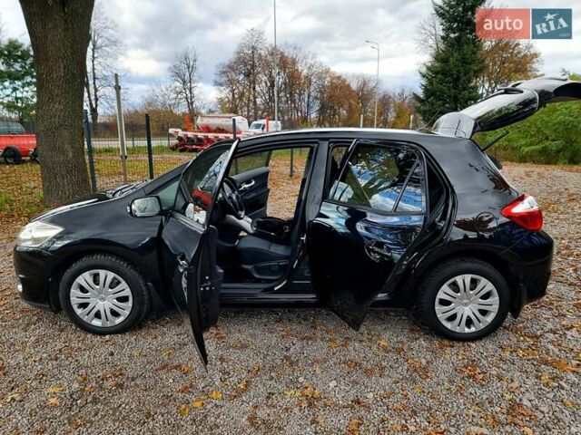 Чорний Тойота Ауріс, об'ємом двигуна 1.6 л та пробігом 201 тис. км за 10500 $, фото 9 на Automoto.ua