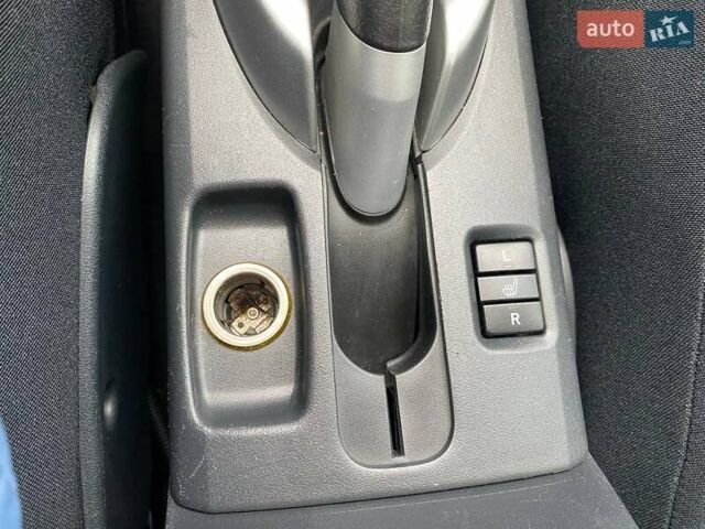 Чорний Тойота Ауріс, об'ємом двигуна 0 л та пробігом 240 тис. км за 10500 $, фото 11 на Automoto.ua