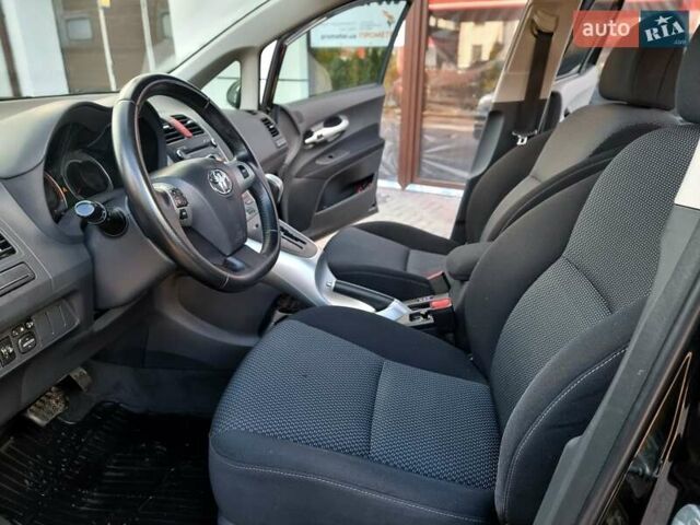 Черный Тойота Аурис, объемом двигателя 1.6 л и пробегом 142 тыс. км за 10200 $, фото 21 на Automoto.ua