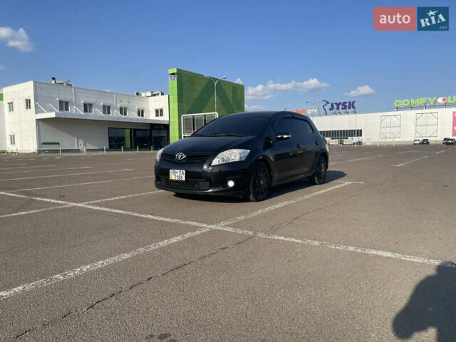 Черный Тойота Аурис, объемом двигателя 1.6 л и пробегом 117 тыс. км за 9200 $, фото 1 на Automoto.ua