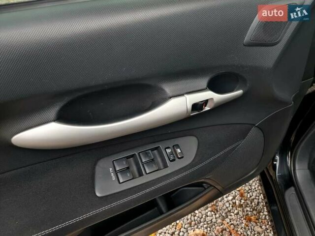Чорний Тойота Ауріс, об'ємом двигуна 1.6 л та пробігом 201 тис. км за 10500 $, фото 27 на Automoto.ua