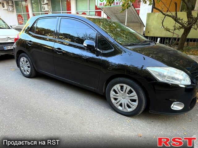 Чорний Тойота Ауріс, об'ємом двигуна 1.6 л та пробігом 303 тис. км за 7000 $, фото 6 на Automoto.ua