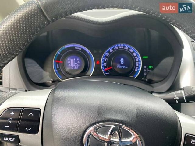 Чорний Тойота Ауріс, об'ємом двигуна 0 л та пробігом 240 тис. км за 10500 $, фото 8 на Automoto.ua