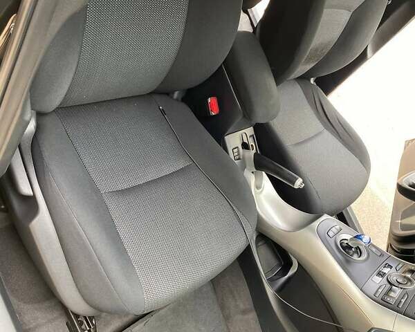 Чорний Тойота Ауріс, об'ємом двигуна 0 л та пробігом 240 тис. км за 10500 $, фото 16 на Automoto.ua