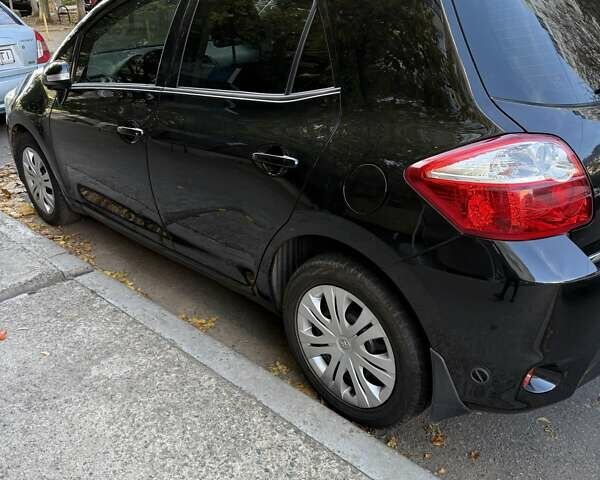 Черный Тойота Аурис, объемом двигателя 1.6 л и пробегом 301 тыс. км за 8300 $, фото 3 на Automoto.ua