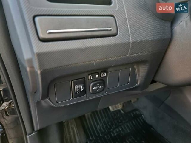 Черный Тойота Аурис, объемом двигателя 1.6 л и пробегом 142 тыс. км за 10200 $, фото 33 на Automoto.ua