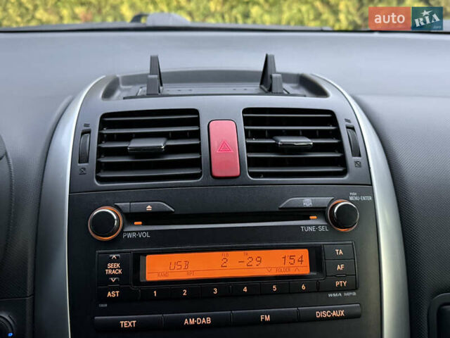 Черный Тойота Аурис, объемом двигателя 1.6 л и пробегом 184 тыс. км за 8999 $, фото 45 на Automoto.ua