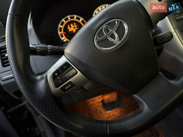 Черный Тойота Аурис, объемом двигателя 1.6 л и пробегом 184 тыс. км за 8999 $, фото 49 на Automoto.ua