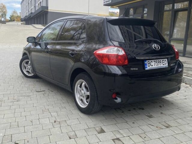 Черный Тойота Аурис, объемом двигателя 1.4 л и пробегом 280 тыс. км за 5700 $, фото 2 на Automoto.ua