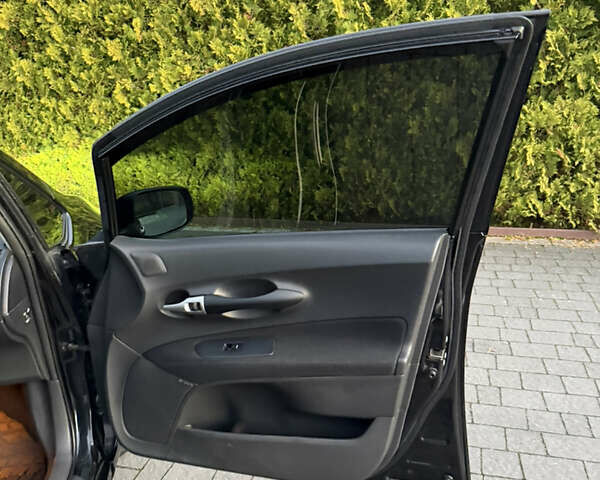 Черный Тойота Аурис, объемом двигателя 1.6 л и пробегом 184 тыс. км за 8999 $, фото 32 на Automoto.ua