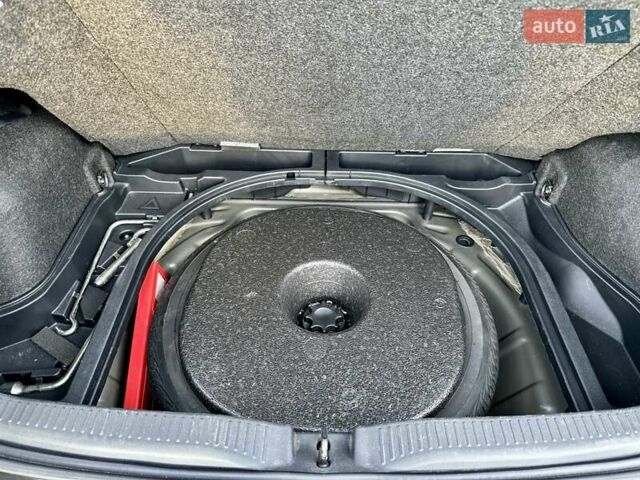 Черный Тойота Аурис, объемом двигателя 1.6 л и пробегом 99 тыс. км за 12800 $, фото 65 на Automoto.ua