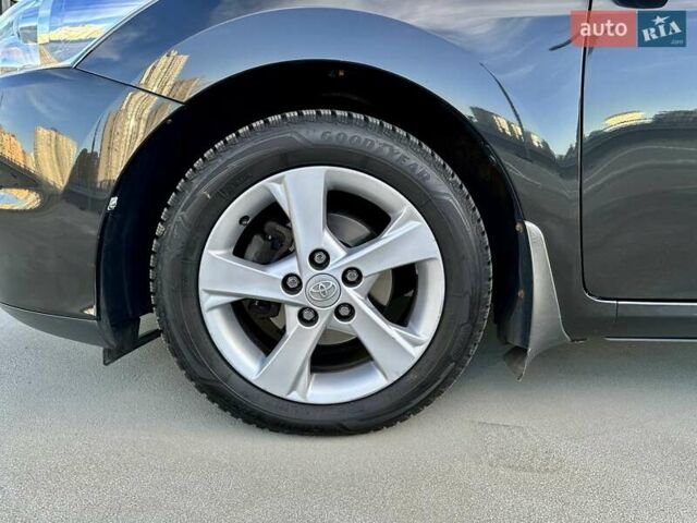 Черный Тойота Аурис, объемом двигателя 1.6 л и пробегом 99 тыс. км за 12800 $, фото 28 на Automoto.ua