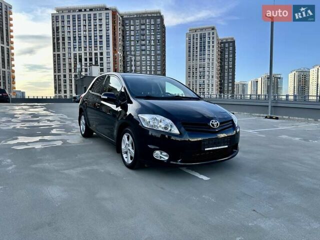 Черный Тойота Аурис, объемом двигателя 1.6 л и пробегом 99 тыс. км за 12800 $, фото 13 на Automoto.ua