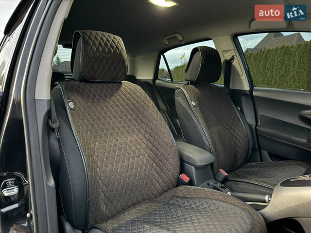 Черный Тойота Аурис, объемом двигателя 1.6 л и пробегом 184 тыс. км за 8999 $, фото 29 на Automoto.ua