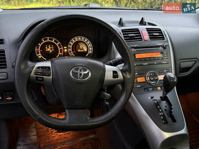 Черный Тойота Аурис, объемом двигателя 1.6 л и пробегом 184 тыс. км за 8999 $, фото 43 на Automoto.ua