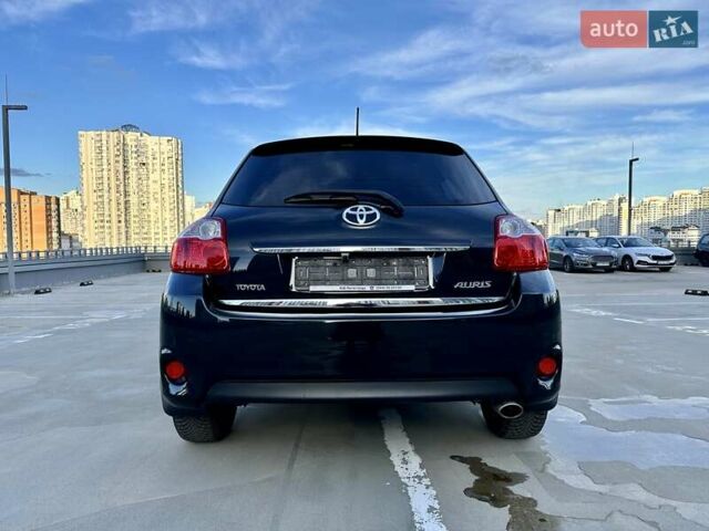 Черный Тойота Аурис, объемом двигателя 1.6 л и пробегом 99 тыс. км за 12800 $, фото 10 на Automoto.ua