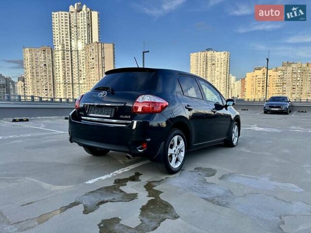 Черный Тойота Аурис, объемом двигателя 1.6 л и пробегом 99 тыс. км за 12800 $, фото 11 на Automoto.ua