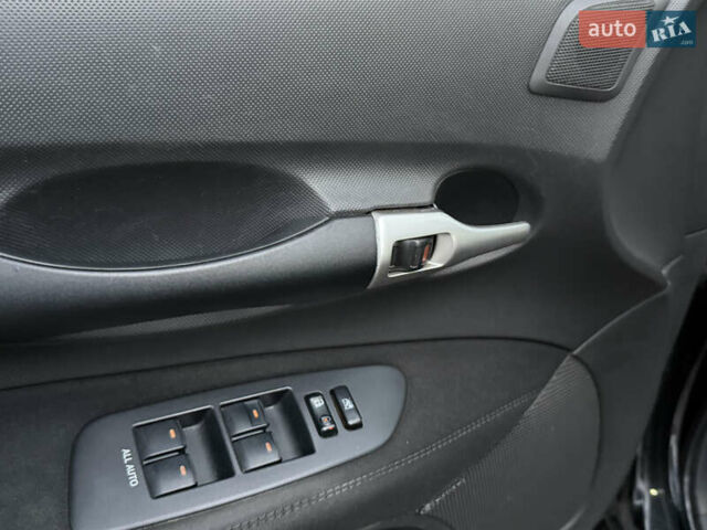 Черный Тойота Аурис, объемом двигателя 1.6 л и пробегом 184 тыс. км за 8999 $, фото 42 на Automoto.ua