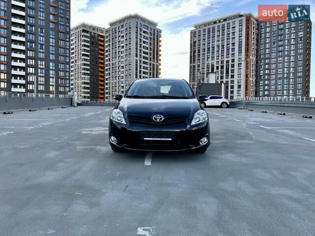 Черный Тойота Аурис, объемом двигателя 1.6 л и пробегом 99 тыс. км за 12800 $, фото 4 на Automoto.ua