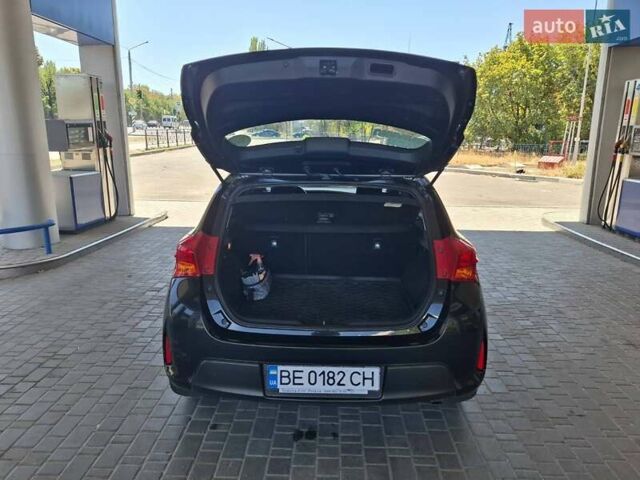 Чорний Тойота Ауріс, об'ємом двигуна 1.33 л та пробігом 129 тис. км за 9300 $, фото 28 на Automoto.ua