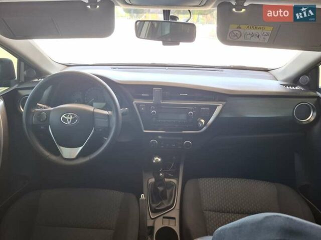 Черный Тойота Аурис, объемом двигателя 1.33 л и пробегом 129 тыс. км за 9300 $, фото 22 на Automoto.ua