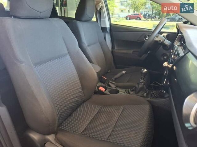 Черный Тойота Аурис, объемом двигателя 1.33 л и пробегом 129 тыс. км за 9300 $, фото 21 на Automoto.ua